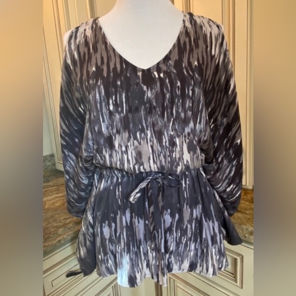 Express Tops - EXPRESS Cold Shoulder Blouse, Size M